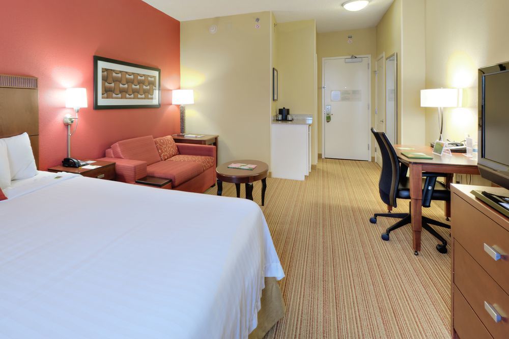 Courtyard Raleigh Crabtree Valley Екстер'єр фото