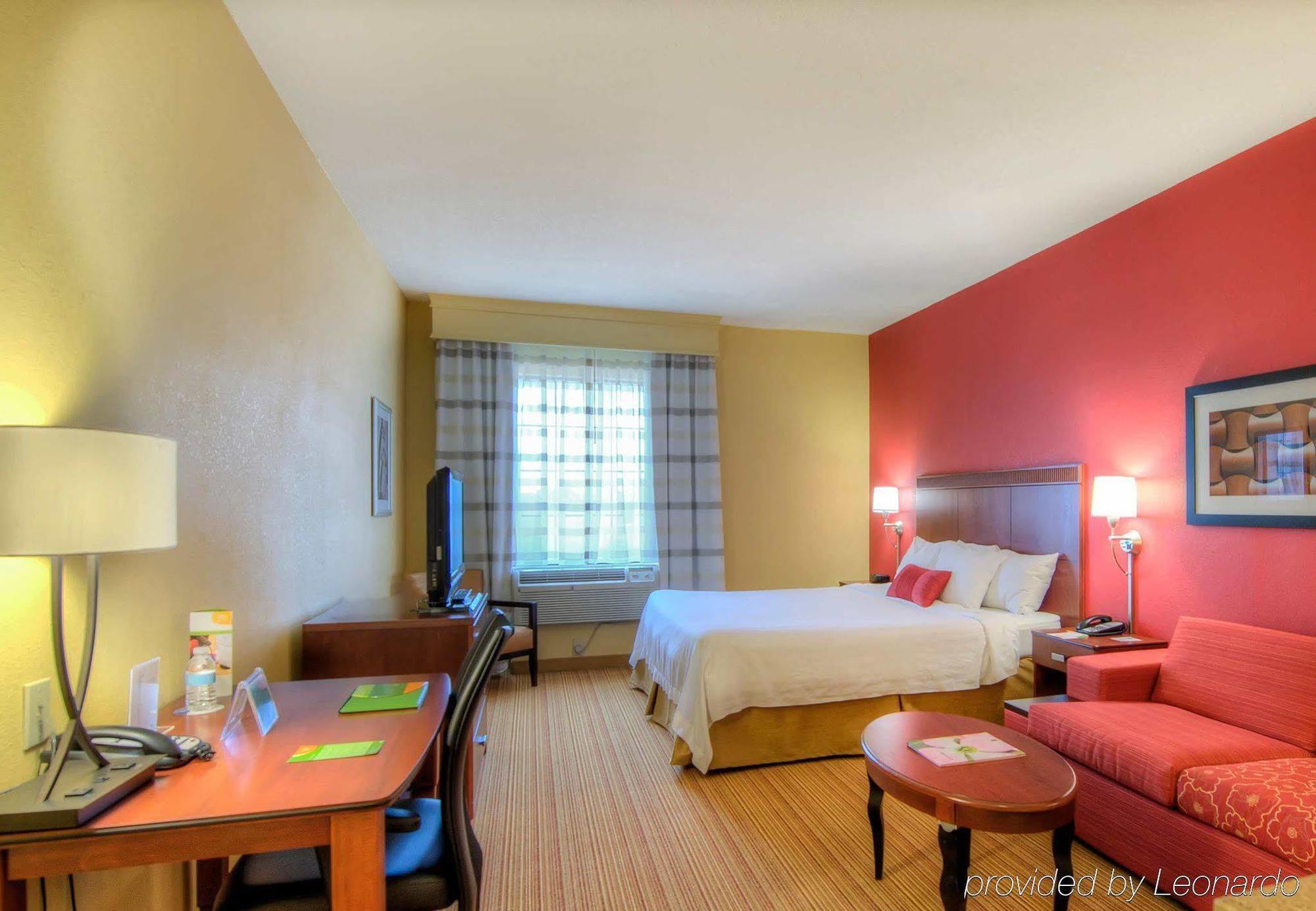 Courtyard Raleigh Crabtree Valley Екстер'єр фото